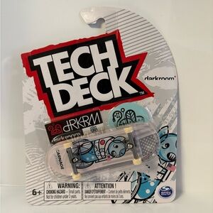 RARE BRAND NEW SEALED TECH DECK DARKROOM SERIES
